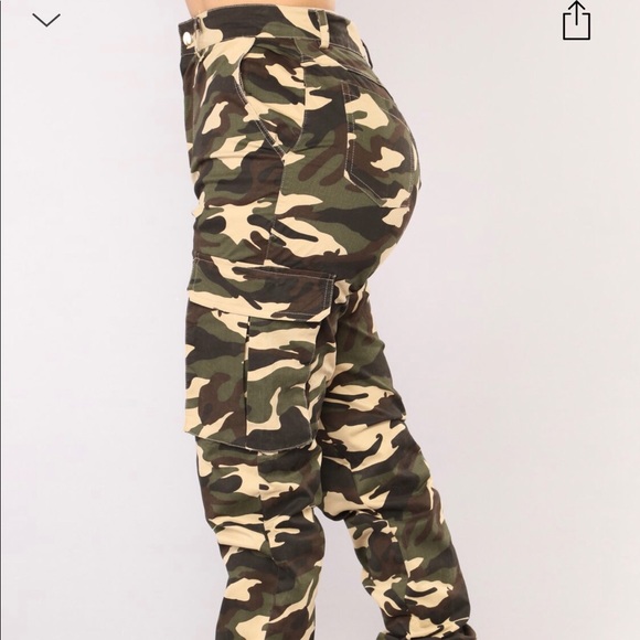 Fashion Nova camo pants - Picture 4 of 8